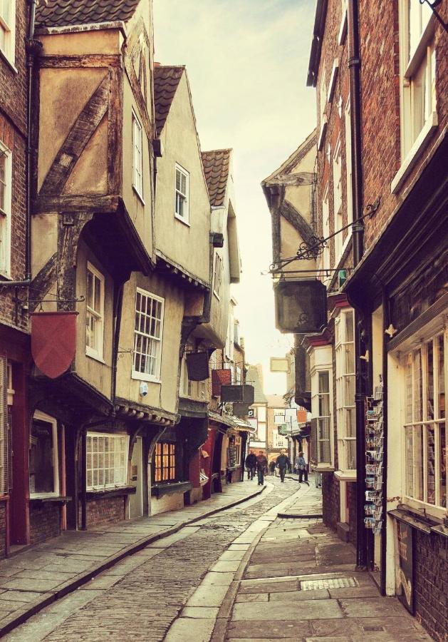Shambles Suites In The Centre Of York, Sleeps 16 Экстерьер фото