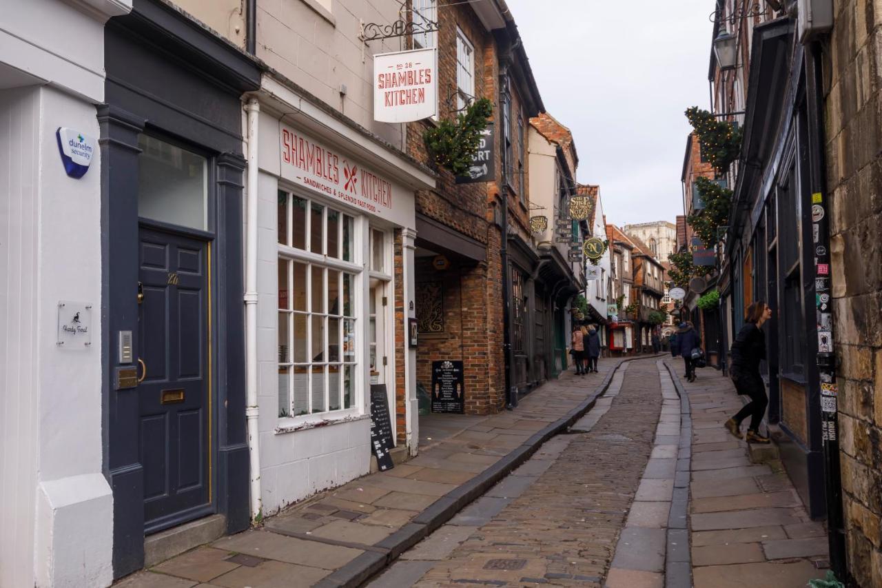Shambles Suites In The Centre Of York, Sleeps 16 Экстерьер фото