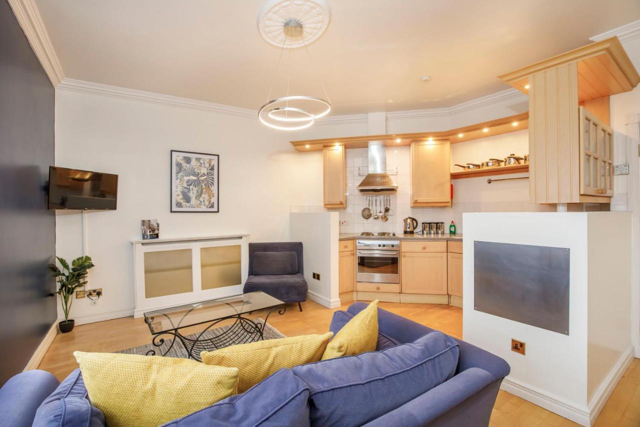 Shambles Suites In The Centre Of York, Sleeps 16 Экстерьер фото