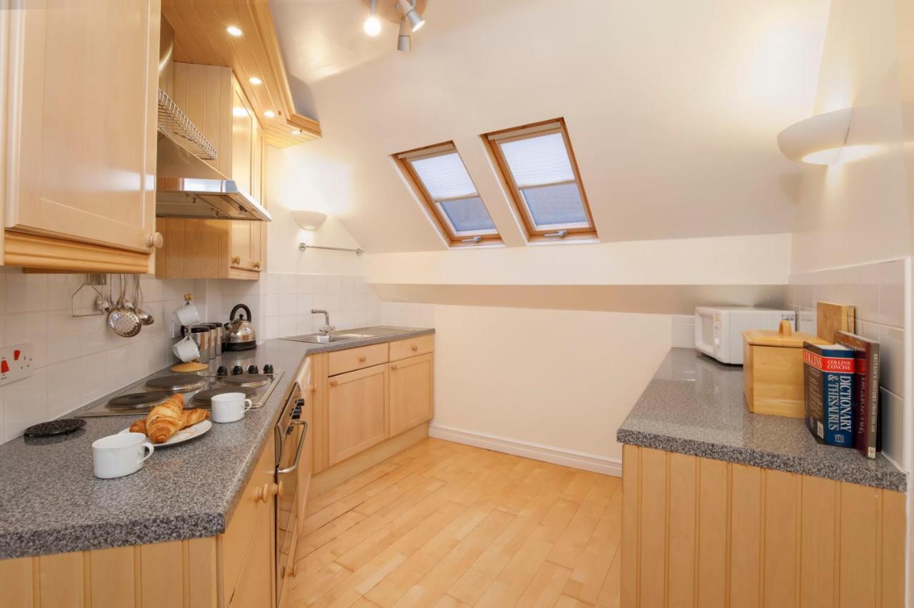 Shambles Suites In The Centre Of York, Sleeps 16 Экстерьер фото
