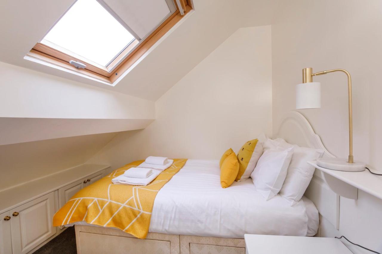 Shambles Suites In The Centre Of York, Sleeps 16 Экстерьер фото