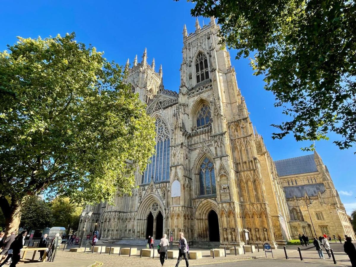 Shambles Suites In The Centre Of York, Sleeps 16 Экстерьер фото