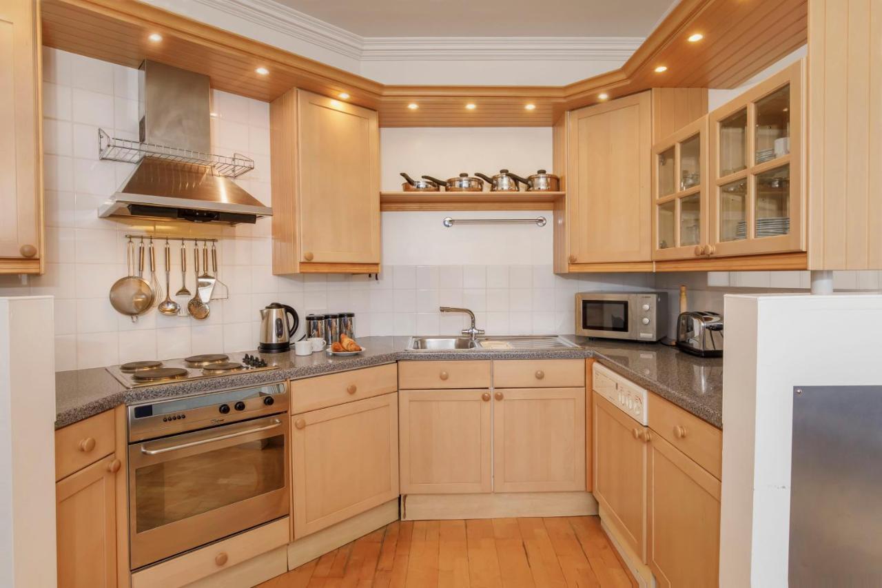 Shambles Suites In The Centre Of York, Sleeps 16 Экстерьер фото