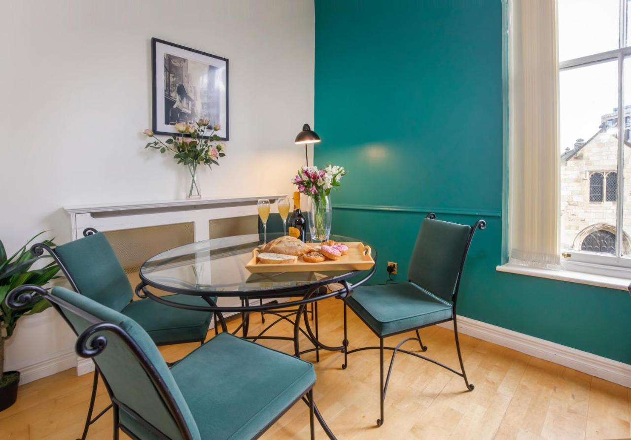 Shambles Suites In The Centre Of York, Sleeps 16 Экстерьер фото
